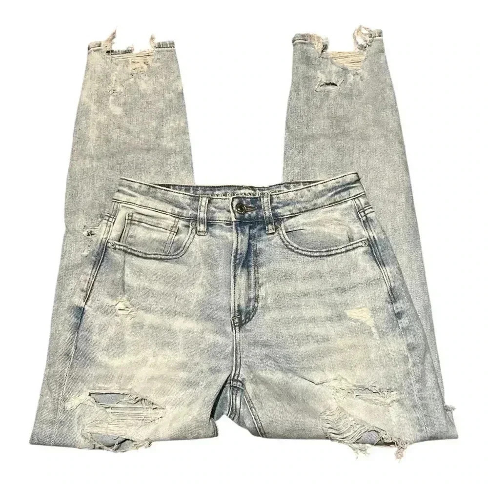 American Eagle Outfitters Women’s Mom Blue Jeans. Size 2 regular
